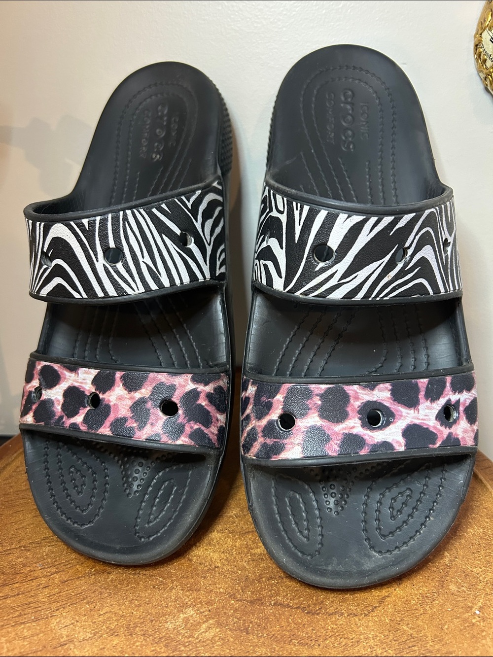 Crocs Classic Two-Strap Slide Sandals Animal Remix / US Men 9 Women‎ 11